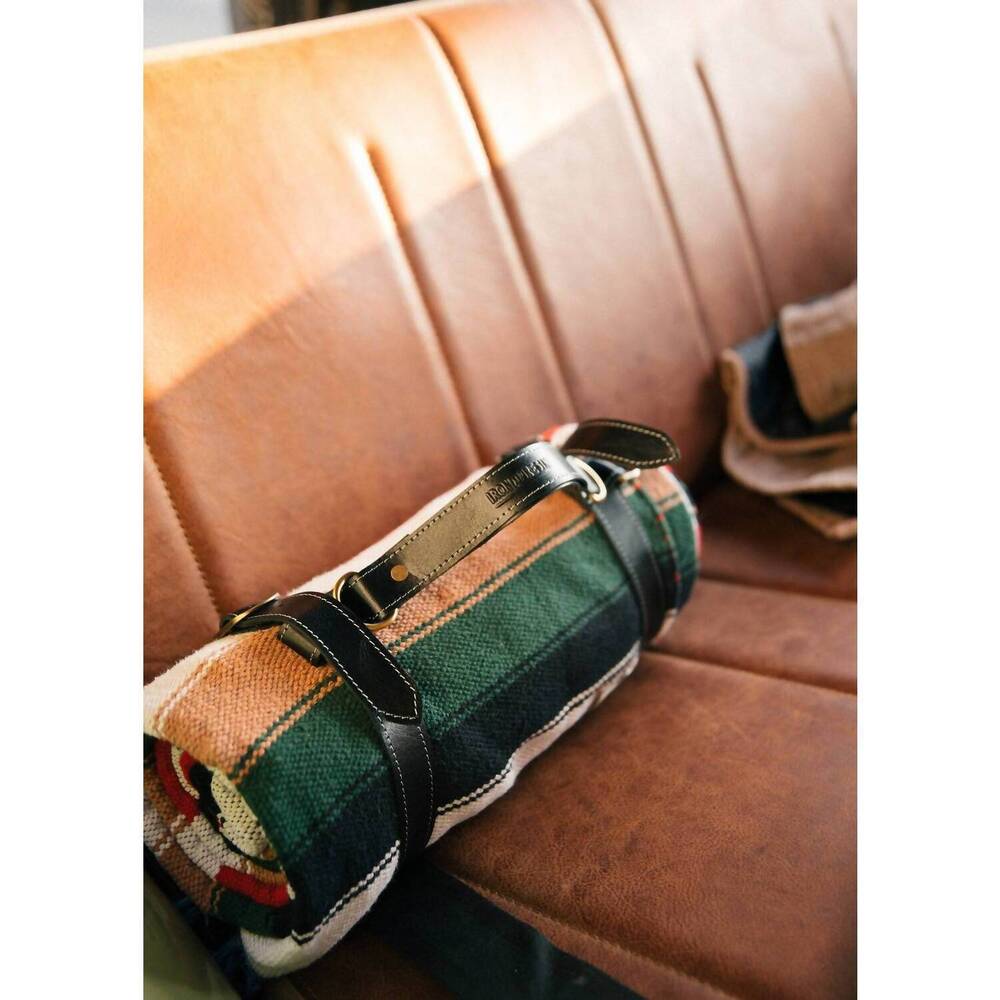 NEW IRON & RESIN leather blanket roll v1 in black